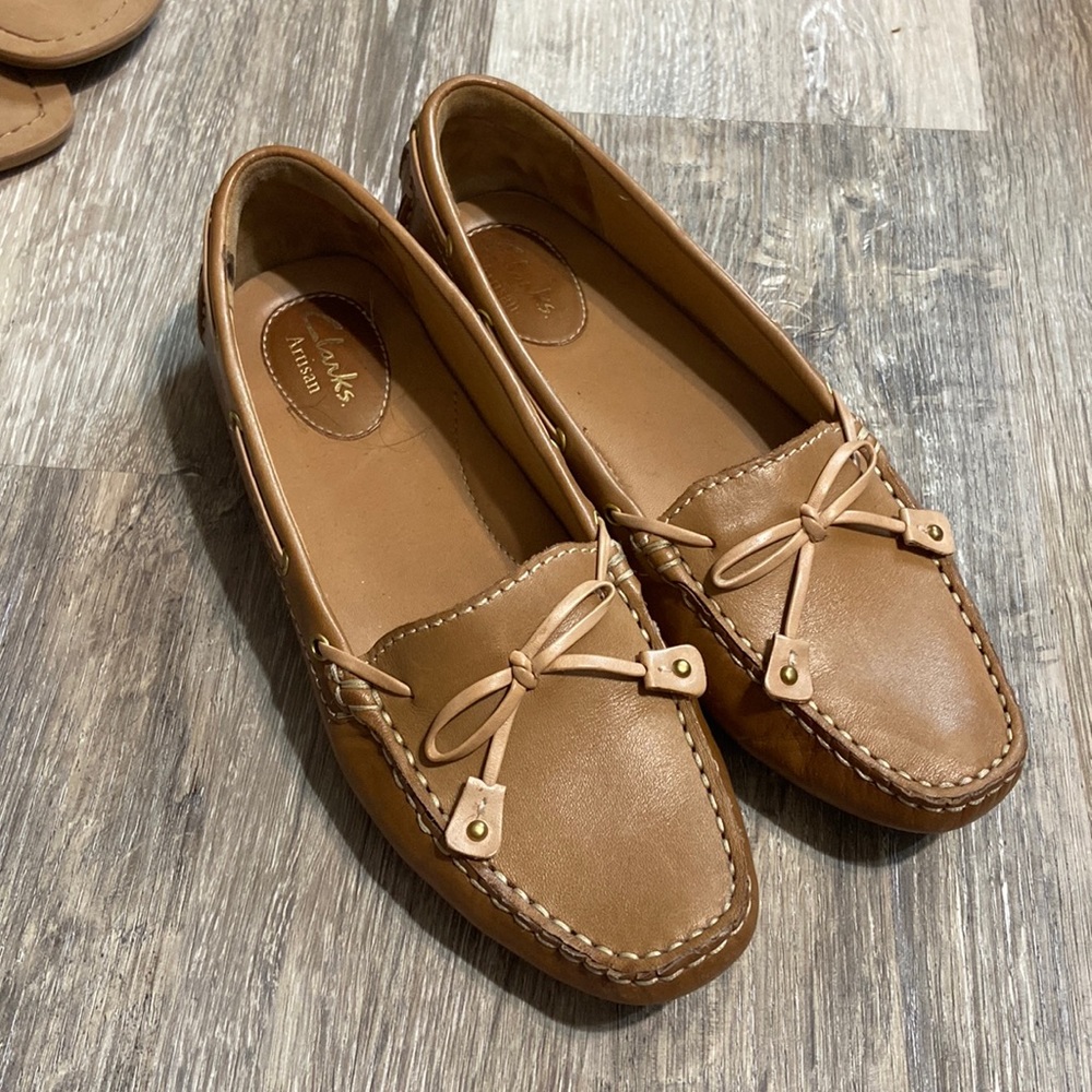 48. Clark’s Artisan Loafer Size 7